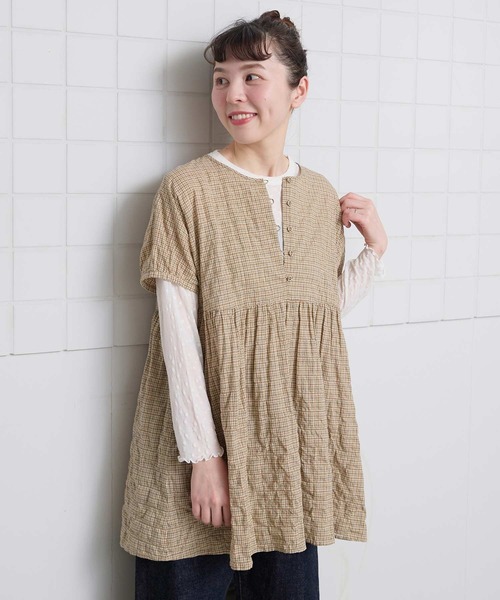 l'atelier du savon(アトリエドサボン)の「シャ-リングチェック/ストライプ フレンチブラウス(シャツ/ブラウス・レディース・ネイビー/ベージュ/グリーン・FREE)」の2枚目の写真