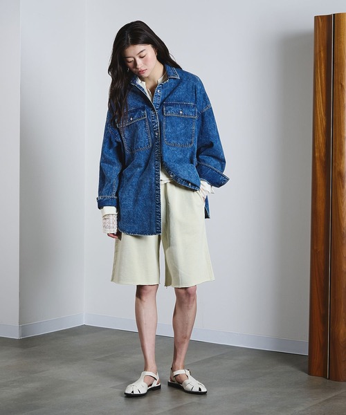 ROSE BUD（ローズバッド）の「BIG DENIM SHIRT（シャツ/ブラウス・レディース・インディゴブルー/ベージュ・ONE SIZE）」の12枚目の写真