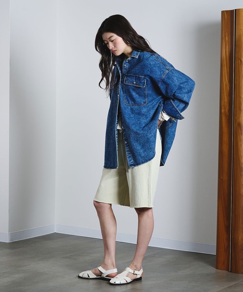ROSE BUD（ローズバッド）の「BIG DENIM SHIRT（シャツ/ブラウス・レディース・インディゴブルー/ベージュ・ONE SIZE）」の13枚目の写真