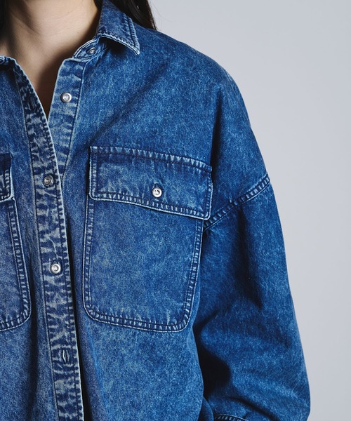 ROSE BUD（ローズバッド）の「BIG DENIM SHIRT（シャツ/ブラウス・レディース・インディゴブルー/ベージュ・ONE SIZE）」の16枚目の写真