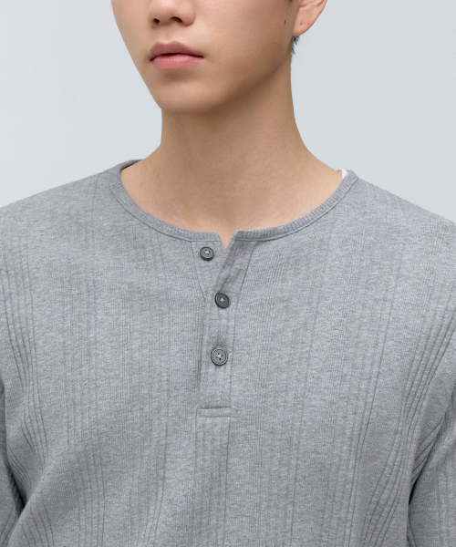 MUSINSA STANDARD（ムシンサスタンダード）の「マルチリブヘンリーネック長袖Tシャツ[ミディアムグレー]（Tシャツ/カットソー・メンズ・その他・SMALL/MEDIUM/LARGE/X-LARGE/2XL/3XL）」の4枚目の写真