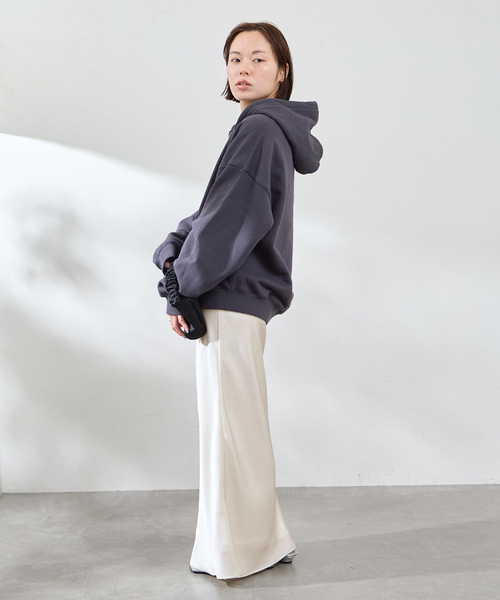 U by SPICK&SPAN（ユーバイスピックアンドスパン）の「《追加》サテンロングスカート（スカート・レディース・White/ブラウン・FREE）」の5枚目の写真