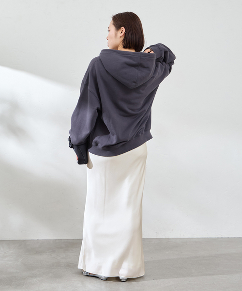 U by SPICK&SPAN（ユーバイスピックアンドスパン）の「《追加》サテンロングスカート（スカート・レディース・White/ブラウン・FREE）」の6枚目の写真