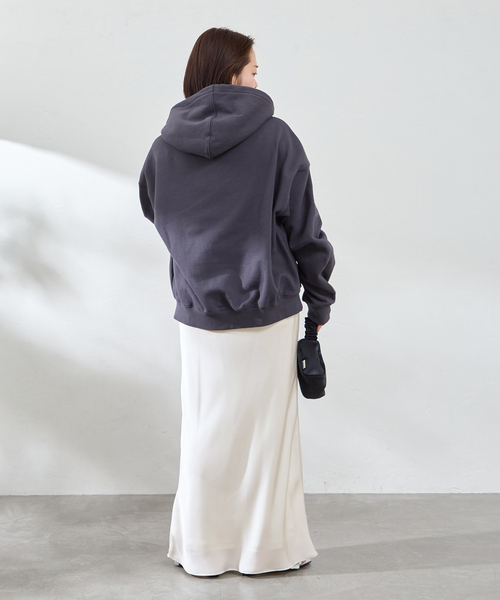 U by SPICK&SPAN（ユーバイスピックアンドスパン）の「《追加》サテンロングスカート（スカート・レディース・White/ブラウン・FREE）」の7枚目の写真