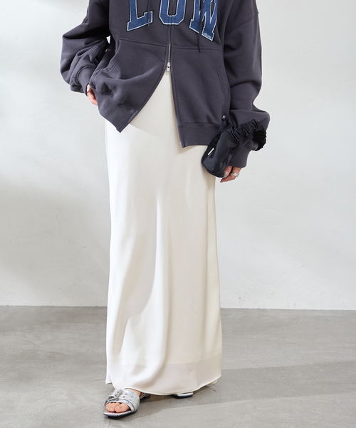 U by SPICK&SPAN（ユーバイスピックアンドスパン）の「《追加》サテンロングスカート（スカート・レディース・White/ブラウン・FREE）」の11枚目の写真