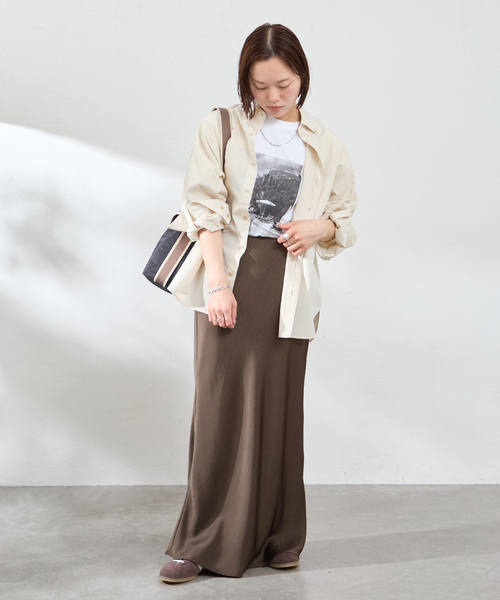 U by SPICK&SPAN（ユーバイスピックアンドスパン）の「《追加》サテンロングスカート（スカート・レディース・White/ブラウン・FREE）」の14枚目の写真