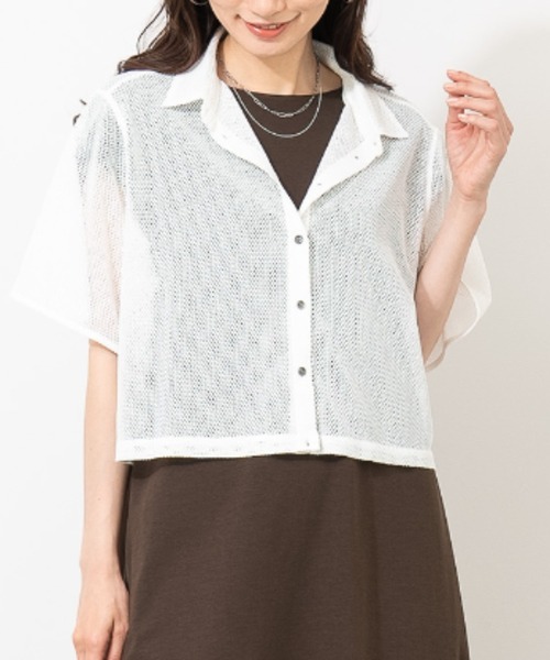 aunt lily(アントリリー)の「クロップド ラッセル レース シャツ|透け感 メッシュ クロップド丈 きれいめ 羽織り(シャツ/ブラウス・レディース・オフホワイト/ブラック・S/M/L/LL)」の1枚目の写真