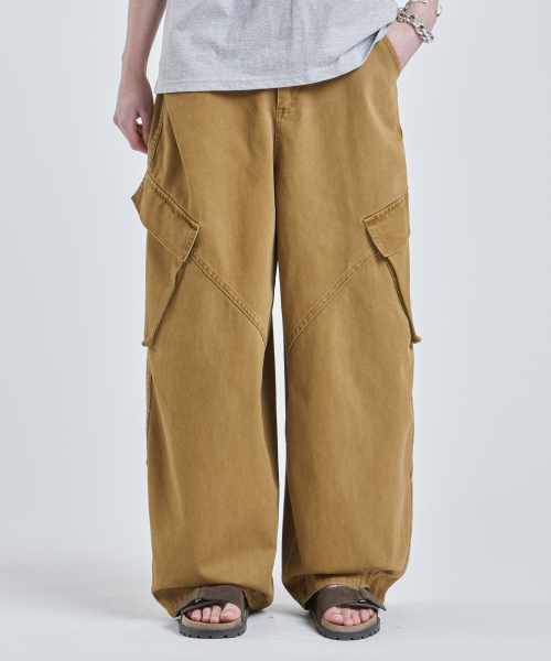 VTWO(ブイツー)の「ウォッシュドワイドカーゴコットンパンツ (カーキ)(その他パンツ・メンズ・その他・SMALL/MEDIUM/LARGE)」の1枚目の写真