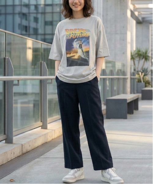 ALWAYS GOOD TIME(オルウェイズグッドタイム)の「【BACK TO THE FUTURE/バックトウザフューチャー】USD加工デロリアン&マーティプリント半袖Tシャツ/Movie Tee/ユニセックス(Tシャツ/カットソー・メンズ・ホワイト系その他/アイボリー/スミクロ/ブラック系その他・LL/L/M)」の19枚目の写真