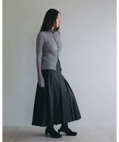 anuke(アンヌーク)の「Stripe Pleats Skirt(スカート・レディース・ブラウン/チャコールグレー・36inch/38inch)」の12枚目の写真