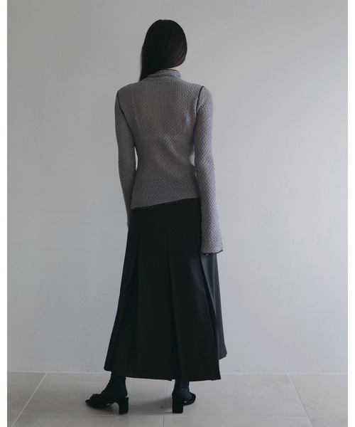 anuke(アンヌーク)の「Stripe Pleats Skirt(スカート・レディース・ブラウン/チャコールグレー・36inch/38inch)」の13枚目の写真