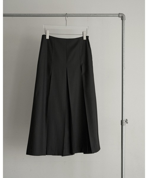 anuke(アンヌーク)の「Stripe Pleats Skirt(スカート・レディース・ブラウン/チャコールグレー・36inch/38inch)」の16枚目の写真