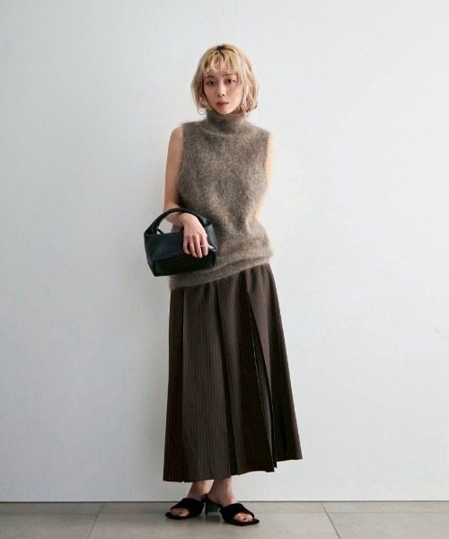 anuke(アンヌーク)の「Stripe Pleats Skirt(スカート・レディース・ブラウン/チャコールグレー・36inch/38inch)」の18枚目の写真