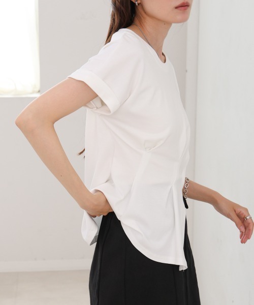 Bab(バブ)の「フロントタックデザイン スリットトップス(Tシャツ/カットソー・レディース・グレー/オフホワイト/ブラック・MEDIUM)」の1枚目の写真