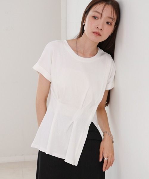 Bab(バブ)の「フロントタックデザイン スリットトップス(Tシャツ/カットソー・レディース・グレー/オフホワイト/ブラック・MEDIUM)」の4枚目の写真