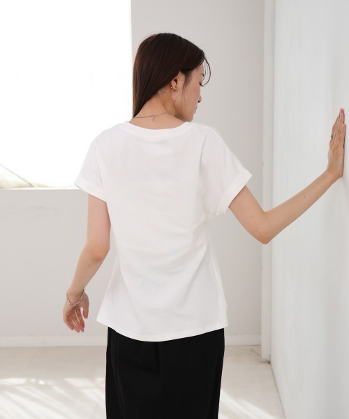 Bab(バブ)の「フロントタックデザイン スリットトップス(Tシャツ/カットソー・レディース・グレー/オフホワイト/ブラック・MEDIUM)」の9枚目の写真