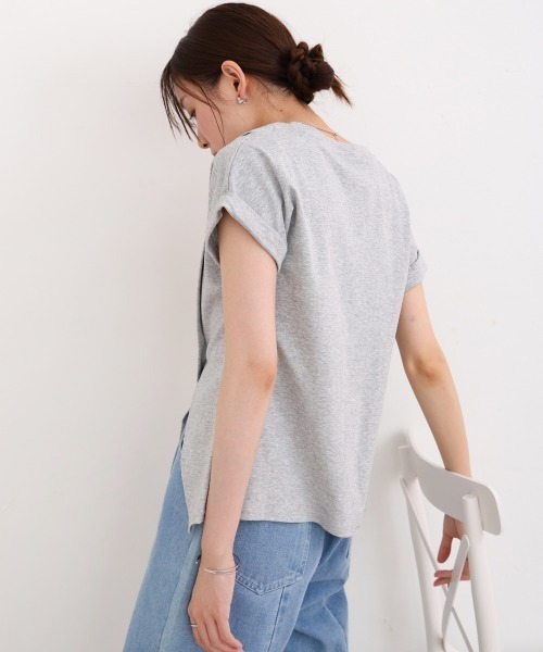 Bab(バブ)の「フロントタックデザイン スリットトップス(Tシャツ/カットソー・レディース・グレー/オフホワイト/ブラック・MEDIUM)」の22枚目の写真