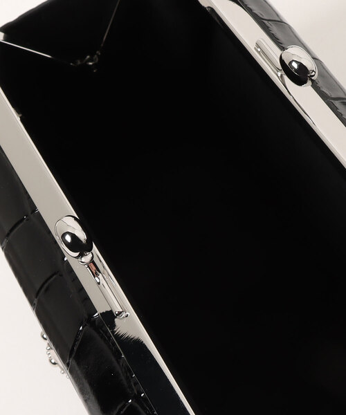 Vivienne Westwood（ヴィヴィアンウエストウッド）の「DOLL XL FRAME PURSE（ショルダーバッグ・レディース・ブラック・FREE）」の4枚目の写真