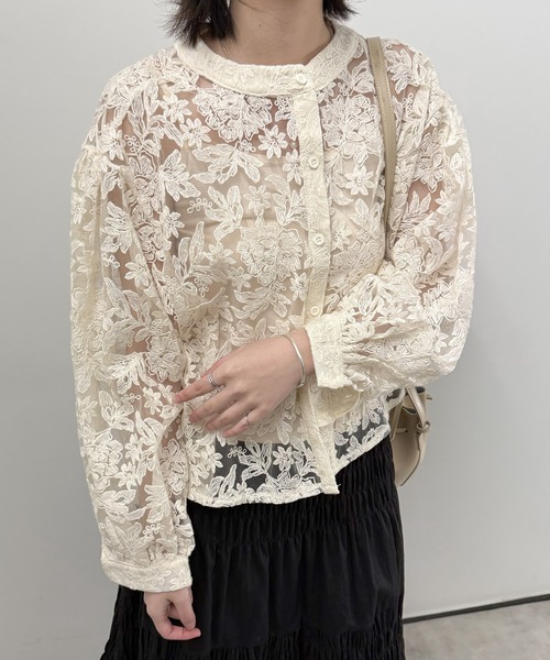 aimoha(アイモハ)の「フラワーレース シアーカーディガン&キャミソールセット (SS)(アンサンブル・レディース・ホワイト/ライトベージュ・FREE)」の6枚目の写真