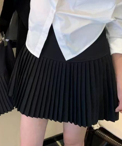 Ada.(エイダ)の「【Mellfy】ハイウエスト 細プリーツ フレア ミニ スカート(スカート・レディース・ブラック/グレー・M/S)」の2枚目の写真