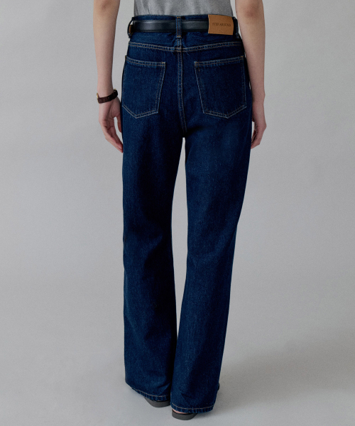 STEP AROUND（ステップアラウンド）の「Classic Straight Leg Denim_DEEP BLUE（デニムパンツ・レディース・その他・SMALL/MEDIUM）」の2枚目の写真