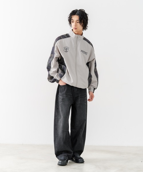 brknhome(ブロークンホーム)の「【BRKNHOME/ブロークンホーム】【身幅ゆったり ストレスフリーな着心地】袖総柄ライン 切り替え ナイロンジャケット ノームコア オーバーサイズ スタンドネック ビッグシルエット メンズライク ストリート ユニセックス(ナイロンジャケット・メンズ・グレー/ブラック・LARGE/MEDIUM)」の18枚目の写真