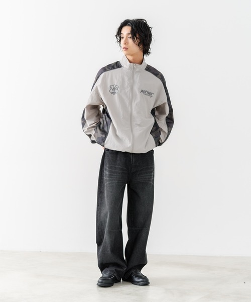 brknhome(ブロークンホーム)の「【BRKNHOME/ブロークンホーム】【身幅ゆったり ストレスフリーな着心地】袖総柄ライン 切り替え ナイロンジャケット ノームコア オーバーサイズ スタンドネック ビッグシルエット メンズライク ストリート ユニセックス(ナイロンジャケット・メンズ・グレー/ブラック・LARGE/MEDIUM)」の20枚目の写真