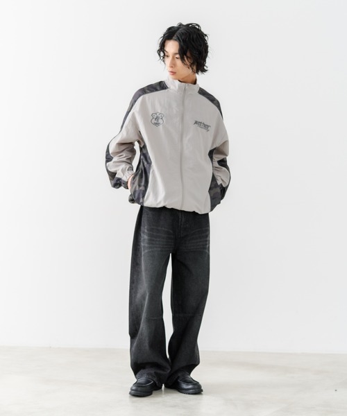brknhome(ブロークンホーム)の「【BRKNHOME/ブロークンホーム】【身幅ゆったり ストレスフリーな着心地】袖総柄ライン 切り替え ナイロンジャケット ノームコア オーバーサイズ スタンドネック ビッグシルエット メンズライク ストリート ユニセックス(ナイロンジャケット・メンズ・グレー/ブラック・LARGE/MEDIUM)」の21枚目の写真