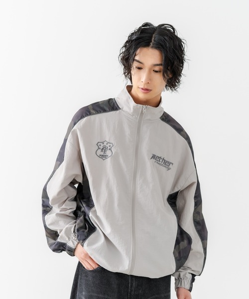 brknhome(ブロークンホーム)の「【BRKNHOME/ブロークンホーム】【身幅ゆったり ストレスフリーな着心地】袖総柄ライン 切り替え ナイロンジャケット ノームコア オーバーサイズ スタンドネック ビッグシルエット メンズライク ストリート ユニセックス(ナイロンジャケット・メンズ・グレー/ブラック・LARGE/MEDIUM)」の22枚目の写真