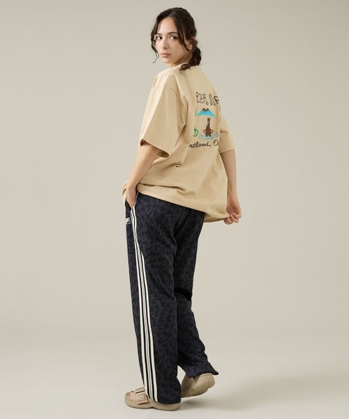 POLeR(ポーラー)の「【POLeR/ポーラー】TOURIST T shirt / スーベニア / Tシャツ / 261MCV052 / ユニセックス(Tシャツ/カットソー・メンズ・ホワイト/ベージュ・L/M)」の14枚目の写真