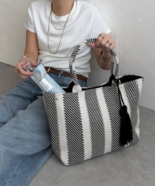 LBC（エルビーシー）の「タッセル付きカラーモザイクトートバッグ（ショルダーバッグ・レディース・ブラウン/オレンジ/ブラック・FREE）」の17枚目の写真