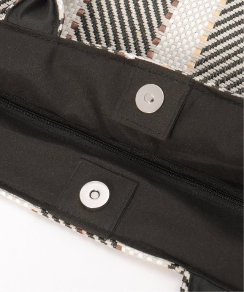 LBC（エルビーシー）の「タッセル付きカラーモザイクトートバッグ（ショルダーバッグ・レディース・ブラウン/オレンジ/ブラック・FREE）」の6枚目の写真