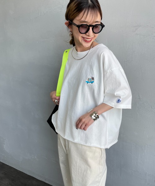 The Endless Summer（エンドレスサマー）の「[THE ENDLESS SUMMER/エンドレスサマー] 別注 ショート丈 BUHIワンポイントロゴ刺繍Tシャツ（Tシャツ/カットソー・レディース・ベージュ/ホワイト/ブラック/グレー・F）」の8枚目の写真