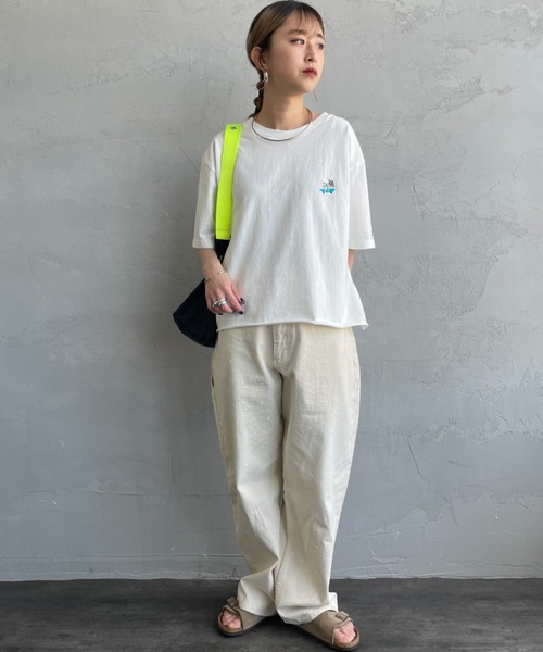 The Endless Summer（エンドレスサマー）の「[THE ENDLESS SUMMER/エンドレスサマー] 別注 ショート丈 BUHIワンポイントロゴ刺繍Tシャツ（Tシャツ/カットソー・レディース・ベージュ/ホワイト/ブラック/グレー・F）」の12枚目の写真