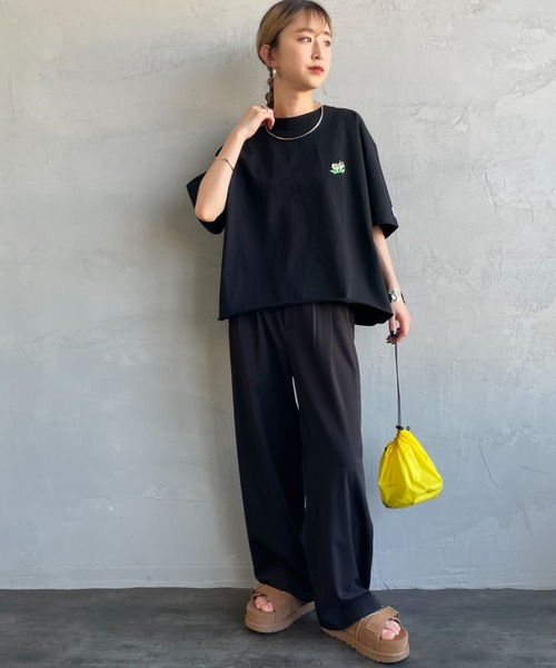 The Endless Summer（エンドレスサマー）の「[THE ENDLESS SUMMER/エンドレスサマー] 別注 ショート丈 BUHIワンポイントロゴ刺繍Tシャツ（Tシャツ/カットソー・レディース・ベージュ/ホワイト/ブラック/グレー・F）」の22枚目の写真