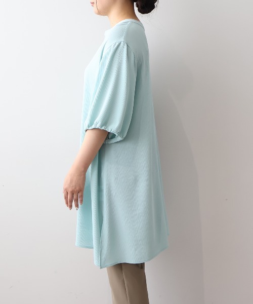 MB mint breeze(エムビーミントブリーズ)の「【LL~6L 大きいサイズ】【WEB/一部店舗限定】バルーンスリーブチュニック(チュニック・レディース・ブラック/サックスブルー/グリーン・LL/3L/4L/5L/6L)」の15枚目の写真