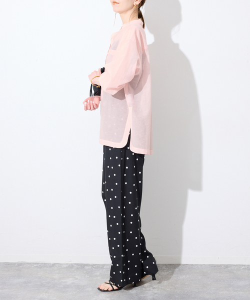 SLOBE IENA(スローブイエナ)の「シアーバンドカラーシャツ(シャツ/ブラウス・レディース・ピンク系その他/ネイビー・FREE)」の4枚目の写真