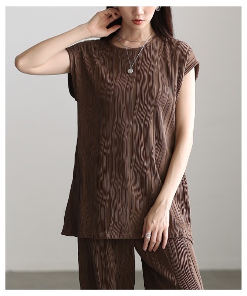 Sawa a la mode(サワアラモード)の「ウェーブプリーツフレンチスリーブカットソー(Tシャツ/カットソー・レディース・ブラウン/ブラック・FREE)」の14枚目の写真
