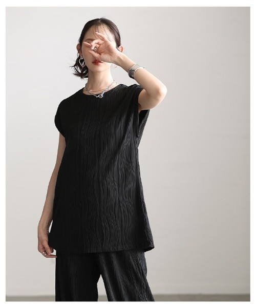 Sawa a la mode(サワアラモード)の「ウェーブプリーツフレンチスリーブカットソー(Tシャツ/カットソー・レディース・ブラウン/ブラック・FREE)」の9枚目の写真