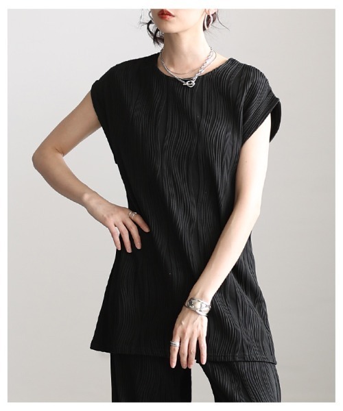 Sawa a la mode(サワアラモード)の「ウェーブプリーツフレンチスリーブカットソー(Tシャツ/カットソー・レディース・ブラウン/ブラック・FREE)」の6枚目の写真