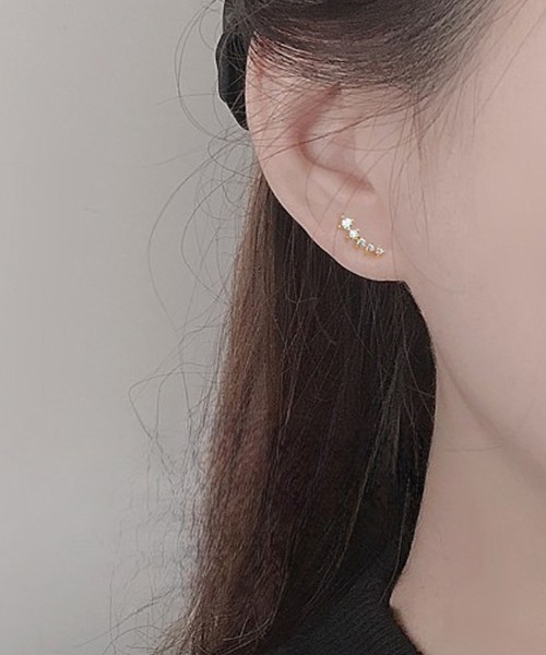yu-ka（ユーカ）の「YU-KA:カーブライン ミニビジューピアス Curved Line Mini Bijou Earrings（ピアス（両耳用）・レディース・シルバー・FREE）」の6枚目の写真
