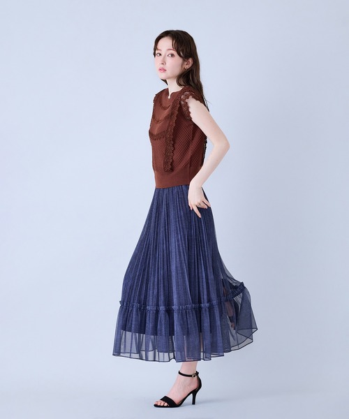 Audie a Muses(オーディアミューズ)の「レースフリルスリーブニットプルオーバー(ニット/セーター・レディース・ブラウン/レッド/オフホワイト・38/42)」の17枚目の写真
