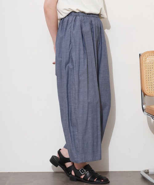 FUNALIVE(ファンアライブ)の「コットンシャンブレー ワイドタックパンツ 26SS(その他パンツ・レディース・ネイビー系2/ブラック系2・FREE)」の8枚目の写真