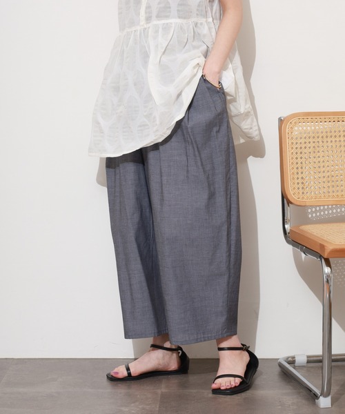 FUNALIVE(ファンアライブ)の「コットンシャンブレー ワイドタックパンツ 26SS(その他パンツ・レディース・ネイビー系2/ブラック系2・FREE)」の3枚目の写真