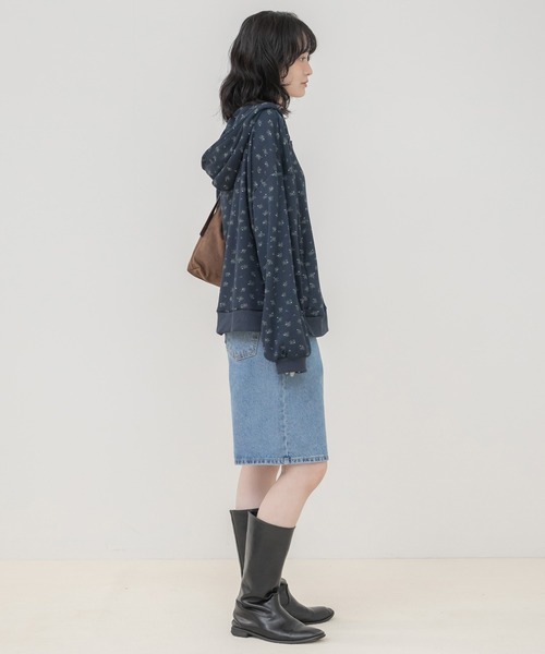 HEILIS(ヘイリス)の「花柄ワッフルジップパーカー/パーカー レディース ジップパーカー ダブルジップ フーディー 花柄 小花柄 ワッフル素材 羽織り 長袖 ライトアウター セットアップ 韓国ファッション カジュアル ガーリー 秋 秋服 秋コーデ 秋冬 秋冬コーデ レイヤード 長袖コーデ ノームコア オフホワイト ネイビー(パーカー・レディース・オフホワイト/ネイビー・FREE)」の11枚目の写真