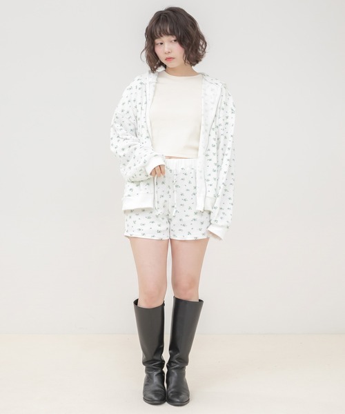 HEILIS(ヘイリス)の「花柄ワッフルジップパーカー/パーカー レディース ジップパーカー ダブルジップ フーディー 花柄 小花柄 ワッフル素材 羽織り 長袖 ライトアウター セットアップ 韓国ファッション カジュアル ガーリー 秋 秋服 秋コーデ 秋冬 秋冬コーデ レイヤード 長袖コーデ ノームコア オフホワイト ネイビー(パーカー・レディース・オフホワイト/ネイビー・FREE)」の18枚目の写真