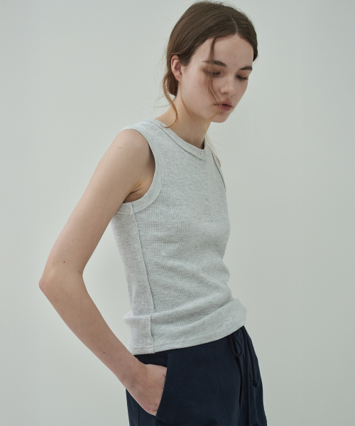 MOTT(モット)の「ワッフルボタンスリーブレス-Melange(Tシャツ/カットソー・レディース・その他・FREE)」の3枚目の写真