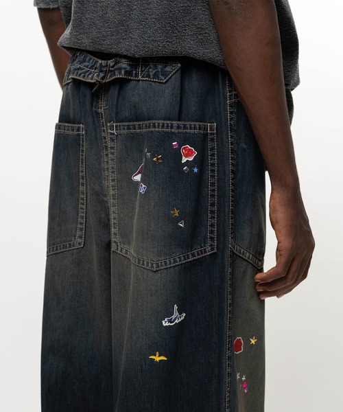 Maison MIHARA YASUHIRO(メゾンミハラヤスヒロ)の「Kids Sticker Printed Baker Denim Pants(デニムパンツ・メンズ・ブラック・44/46)」の8枚目の写真
