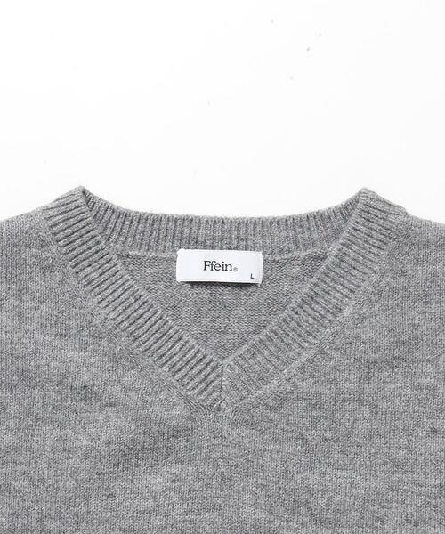 FFEIN（フェイン）の「【FFEIN(フェイン)】ウール混Vネックニット / ウール混 刺繍 ニット Vネック ユニセックス（ニット/セーター・メンズ・ブラック/グレー/ブラウン/アイボリー/ミント/イエロー/ネイビー/ピンク・SMALL/LARGE/MEDIUM）」の18枚目の写真