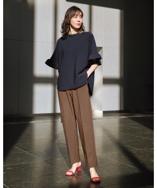 DoCLASSE( ドゥクラッセ)の「イージージョーゼット・テーパードパンツ(その他パンツ・レディース・キャメル/ピンクベージュ・L/M)」の2枚目の写真